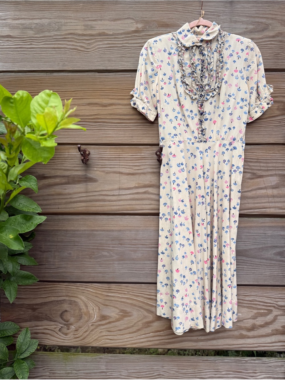Vintage Mushroom Midi Dress with Ruffle Collar